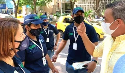 El Director de Barranquilla Verde, Henry Cáceres, coordinando los operativos.