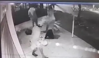 Momento en que ocurrió el ataque a palo. 