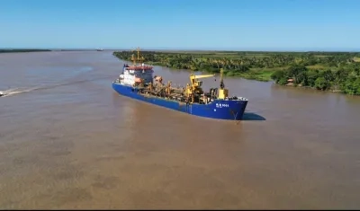 La fracasada draga china en el puerto de Barranquilla.