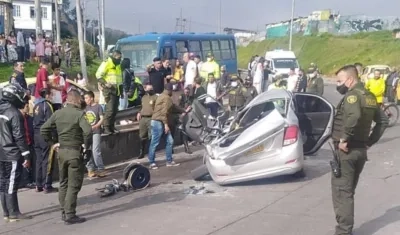 Así quedó el vehículo donde se transportaba la familia.