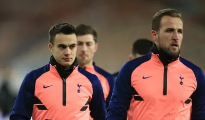 Harry Kane y Sergio Reguilon, jugadores del Tottenham. 