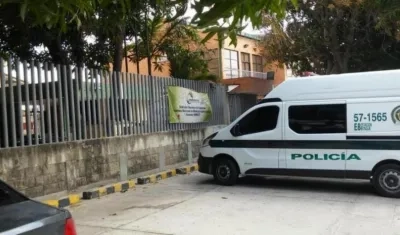 El cuerpo del tendero fue llevado a Medicina Legal. 