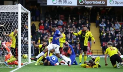 Momento del primer gol de Yerry Mina.