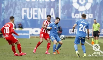 El colombiano Johan Mojica hizo parte del partido. 