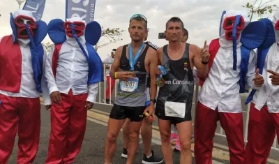 Juan Carlos Cardona y David Cardona, primer y segundo lugar de la Maratón de Barranquilla. 