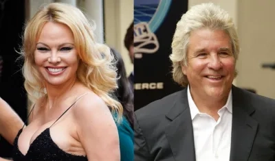 La actriz Pamela Anderson y el productor Jon Peters.
