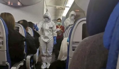 Traslados de colombianos desde Wuhan serán reprogramados.