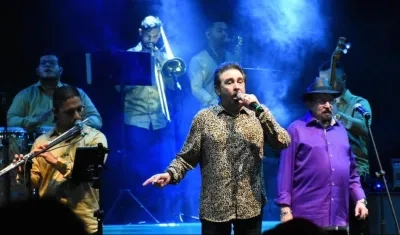 Hansel y Raúl, deleitando con su música al público barranquillero.