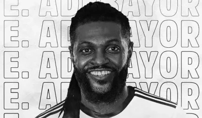 Emmanuel Adebayor, delantero africanos. 