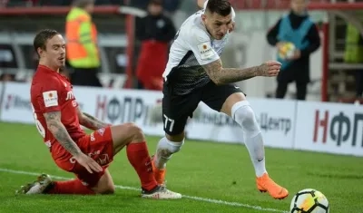 El fondo FIFA-Fifpro ayudará a jugadores como el delantero serbio Nikola Trujic. 