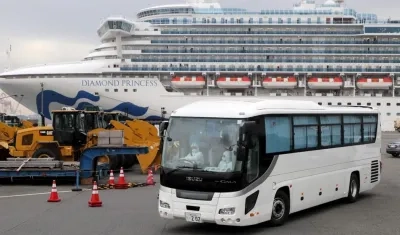 Imagen de los pasajeros que sacaron del crucero.