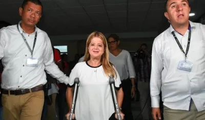 Gobernadora Elsa Noguera en una visita al CARI.