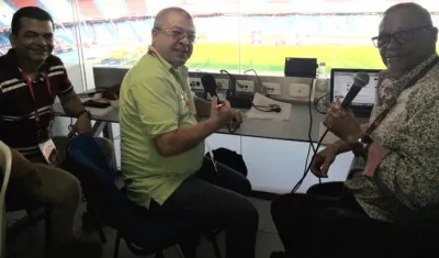 Rodolfo Herrera, Ramiro Alfonso Jiménez y Ricardo Ordóñez, estrenando cabina.