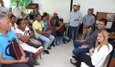 La Gobernadora Elsa Noguera exponiendo el programa ante los soledeños.