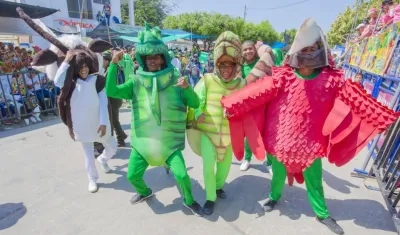 Disfraces alusivos a especies en vía de extinción.