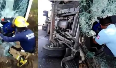 Camión que terminó volcado