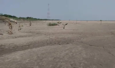 Playón en lo que antes era el Río Magdalena, frente a Suan.