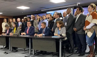 En la foto, secretarios de salud durante el lanzamiento del plan territorial para enfrentar el coronavirus.