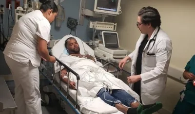 Cantante Zion hospitalizado.