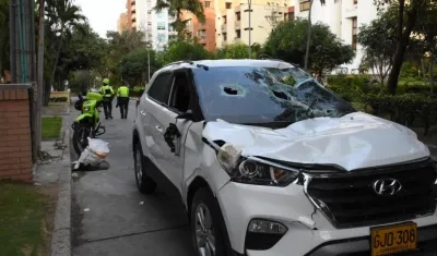 Así quedó la camioneta tras el hecho.