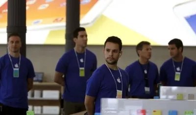 Empleados de Apple alrededor del mundo.