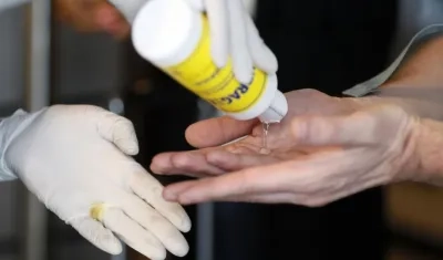 Recomiendan extremar medidas de autoprotección como lavarse las manos con jabón o usar antibacterial.