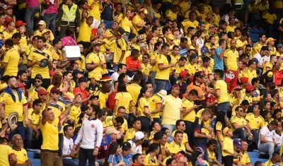 Aficionados de Colombia en el estadio Metropolitano. 