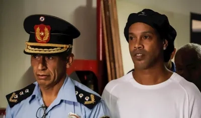 Ronaldinho en arresto. 