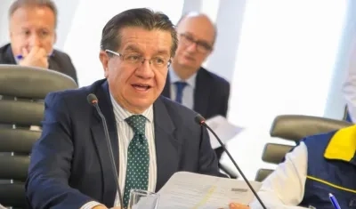 Fernando Ruiz, Ministro de Salud.