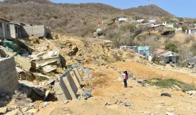 Las casas destruidas por el deslizamiento.