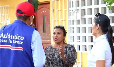 Funcionarios de la Secretaría de Salud durante las visitas en los municipios.