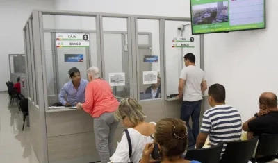 No hay atención al público en ninguna sede. 