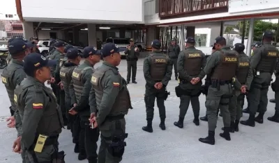 La Policía realizó operativo en el tercer día de toque de queda.