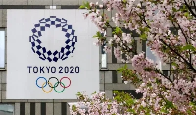 Cartel promocional de los Olímpicos en Tokio.