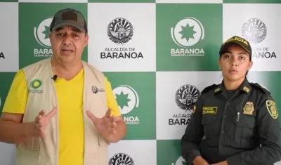 El Alcalde Roberto Celedón y la Comandante de la Estación de Policía, Teniente Astrid Ramírez.