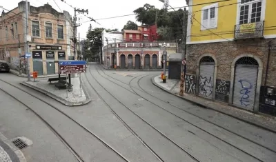 Soledad en el sector comercial de Río de Janeiro.