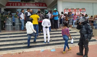La Policía y el Ejército hicieron presencia en la zona.