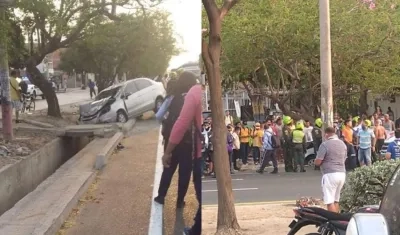 Estado en que quedó el vehículo tras arrollar a 9 personas en Los Girasoles.