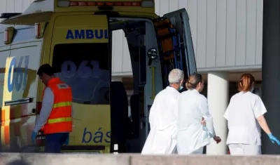 Sanitarios en la zona de urgencias del Hospital Lucus Augusti, en Lugo. 