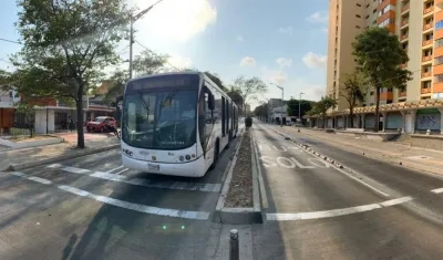 Transmetro sigue funcionando para las personas que necesiten salir y están cobijadas dentro de las excepciones del decreto presidencial.
