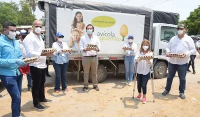 Gobernadora Elsa Noguera recibió la donación de Avícola El Guamito.