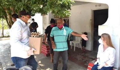 Entrega de ayudas en Baranoa.