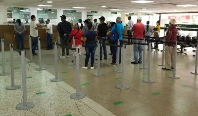 Interior de una sede del Banco Popular en Barranquilla.