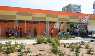 Fila en un Supermercado de Barranquilla.