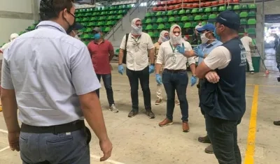 Equipo de la Contraloría Distrital durante la visita.