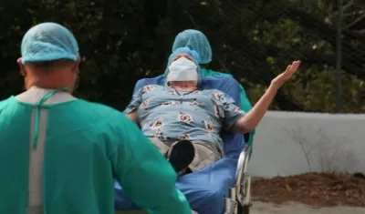 La mujer que se recuperó de la enfermedad.