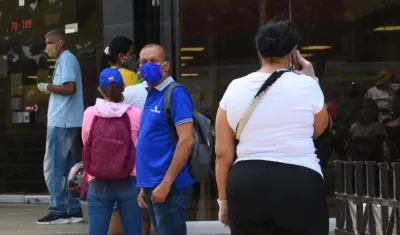 Gobierno pide distanciamiento en lugares y disciplina social para mitigar el Covid-19.