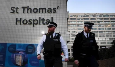 Johnson fue trasladado anoche a la unidad de cuidados intensivos (UCI) del St Thomas.