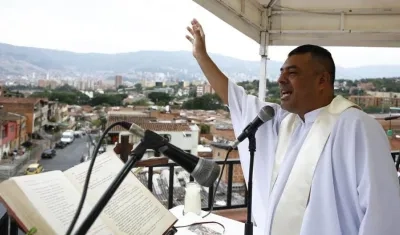 El sacerdote Wilson Grajales.