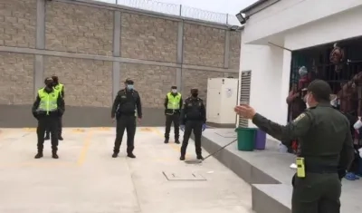 Personal médico aplaudido en Ciénaga.